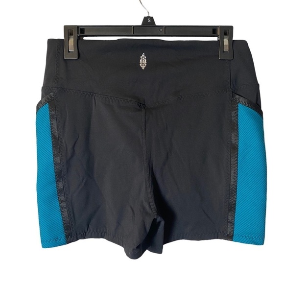 Free People Ticket To Paradise Short - Picture 3 of 6